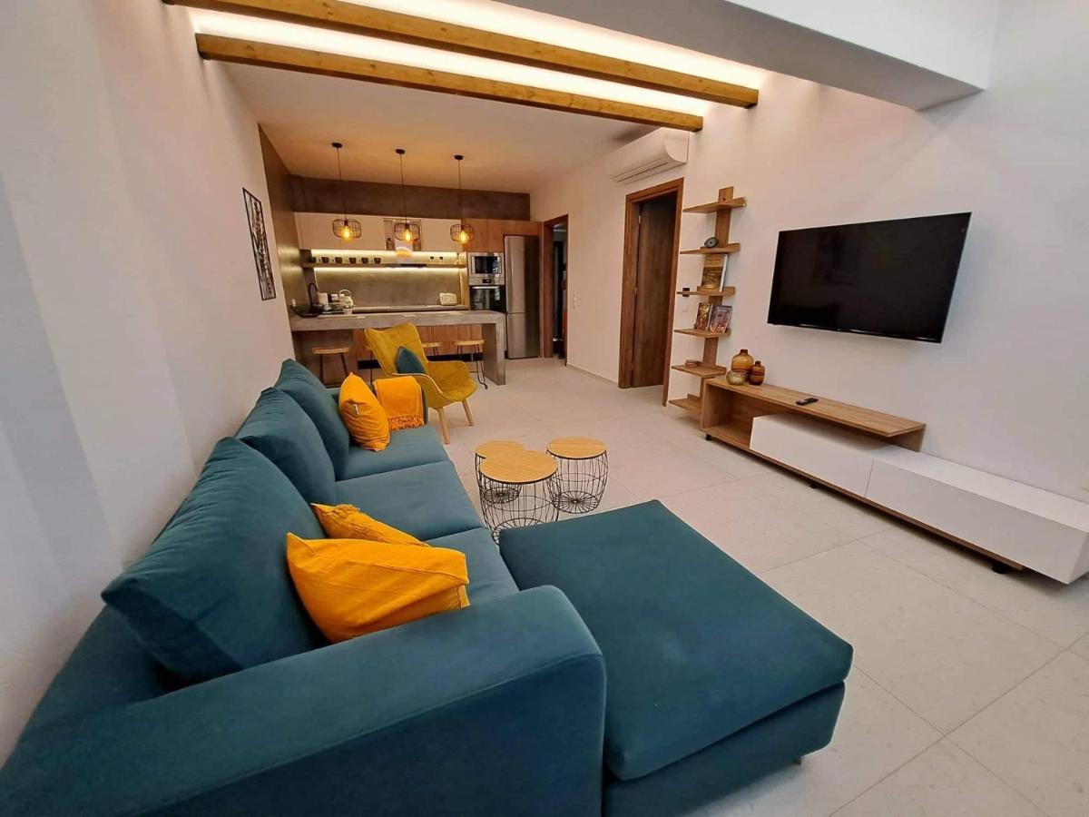 Courtyard Luxury “ Apostolos” * Pefki