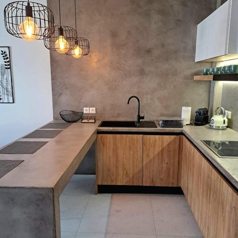 Courtyard Luxury “ Apostolos” Apartmán