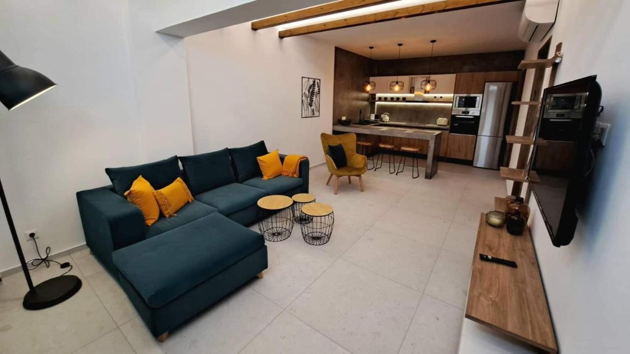 Apartmán Courtyard Luxury “ Apostolos” *